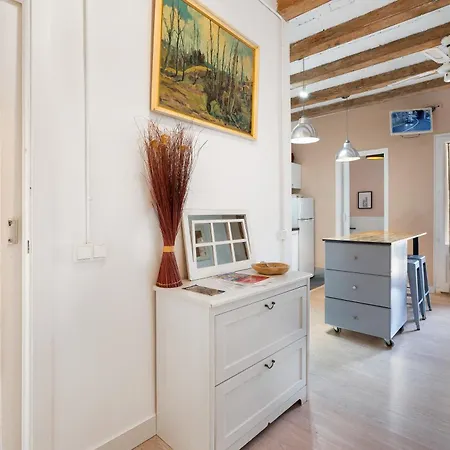 Sunny Retro Flat Balcony In Poble Sec