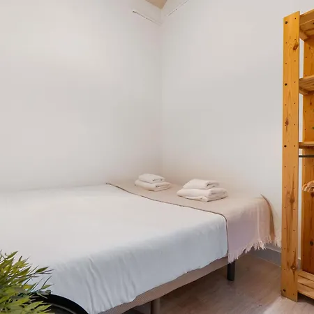 Sunny Retro Flat Balcony In Poble Sec *