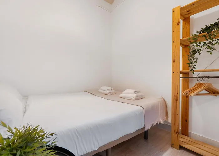 Sunny Retro Flat Balcony In Poble Sec *