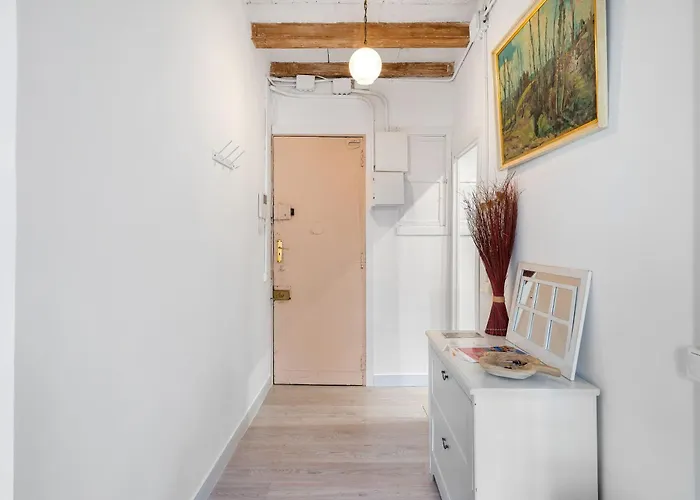 Sunny Retro Flat Balcony In Poble Sec