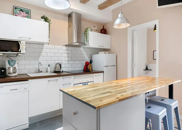 Sunny Retro Flat Balcony In Poble Sec Lejlighed Barcelona