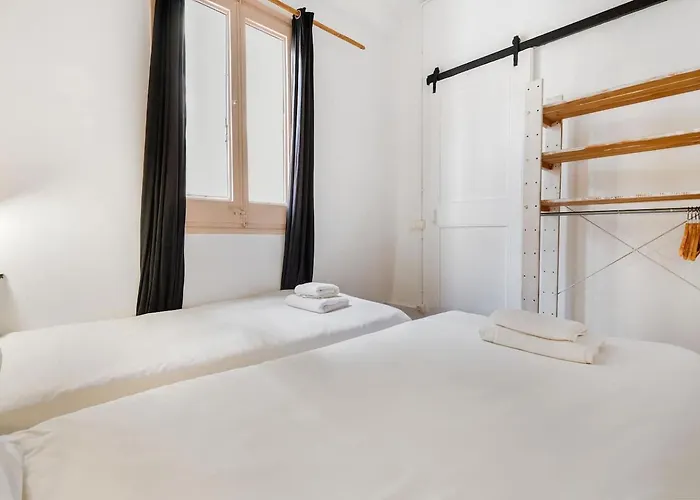 Sunny Retro Flat Balcony In Poble Sec * Barcelona