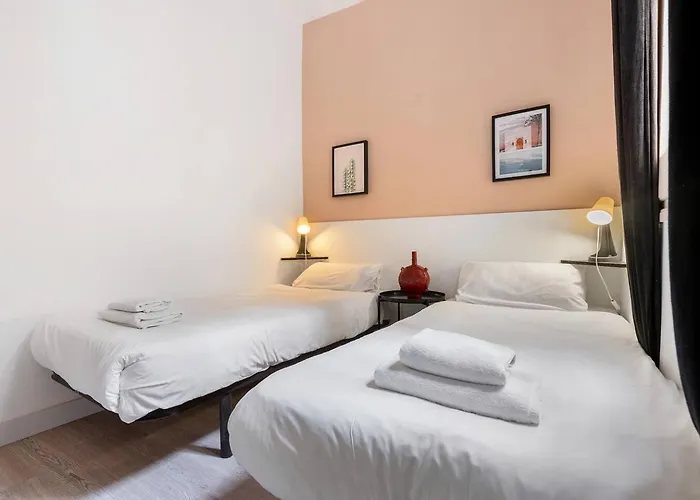 Sunny Retro Flat Balcony In Poble Sec