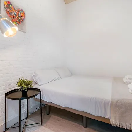 Apartment Fridays Flats Retro Chic In Poble Sec