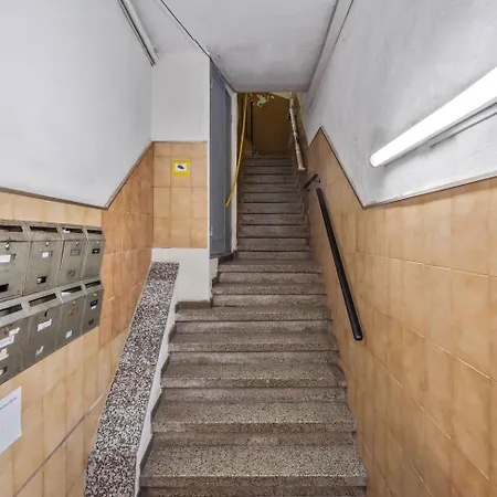 Appartement Sunny Retro Flat Balcony In Poble Sec Barcelona
