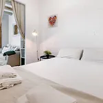 Sunny Retro Flat Balcony In Poble Sec *
