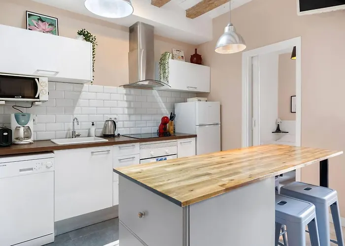 Sunny Retro Flat Balcony In Poble Sec Lejlighed *